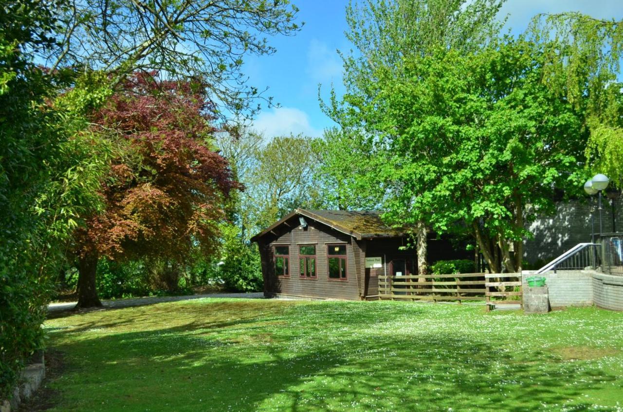 31 Tudor Court, Tolroy Manor ヘイル エクステリア 写真