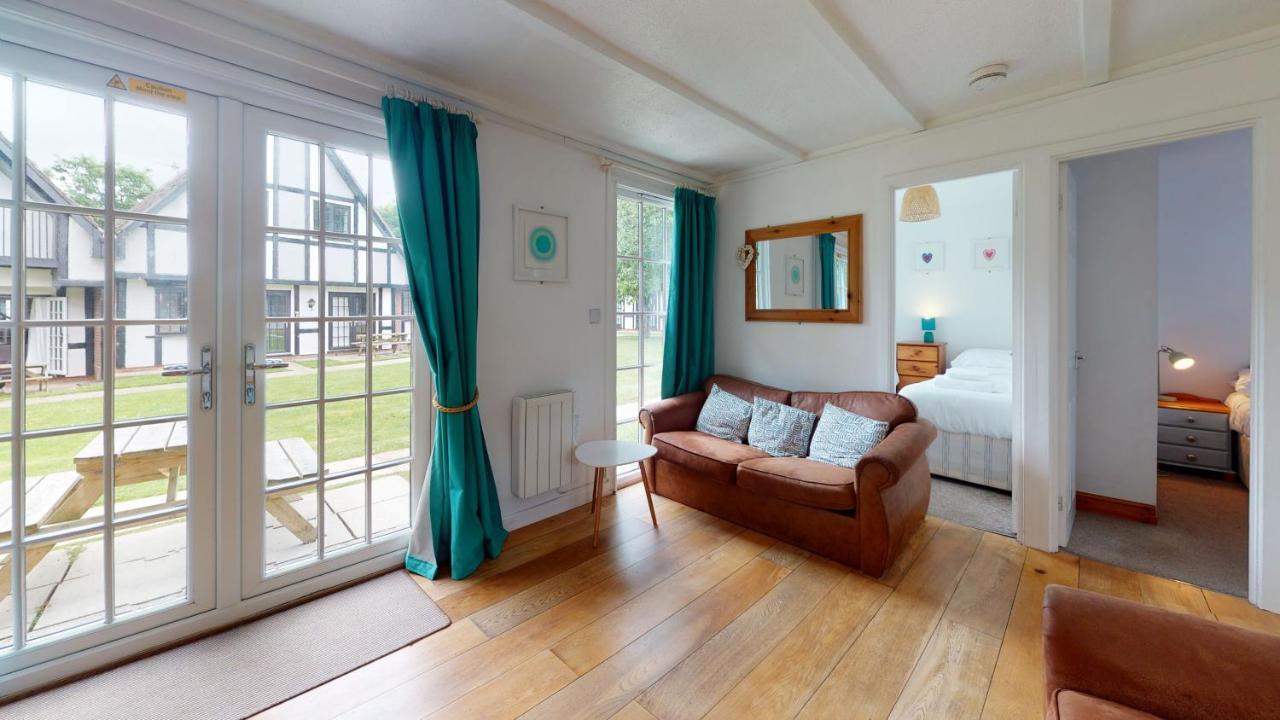 31 Tudor Court, Tolroy Manor ヘイル エクステリア 写真